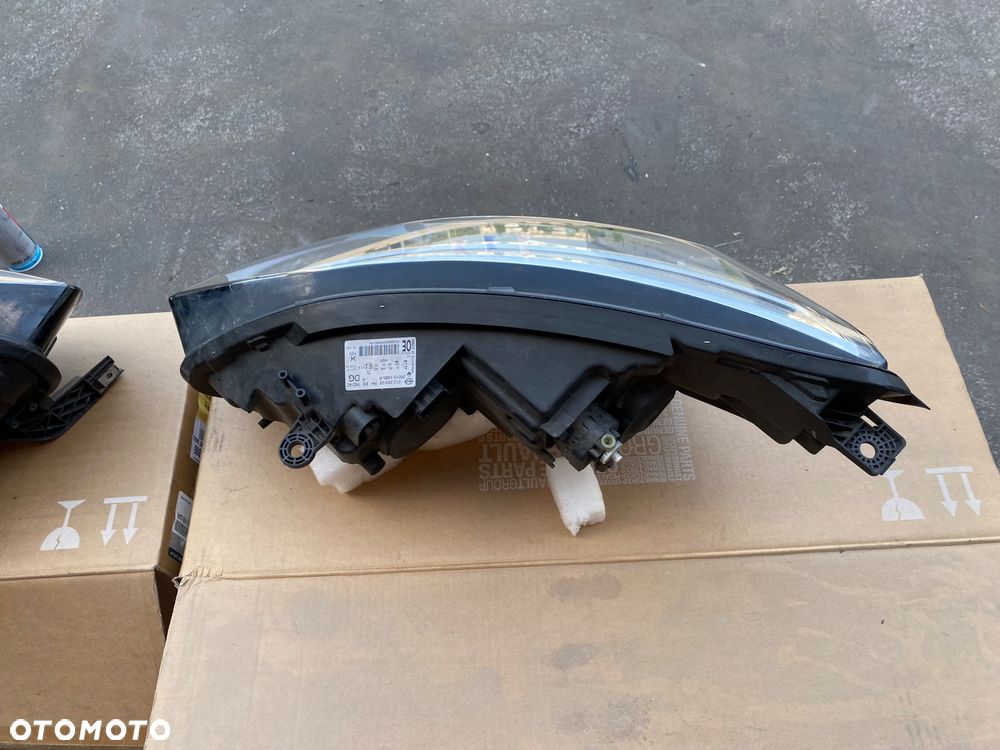 RENAULT SCENIC 4 IV GRAND SCENIC IV 2 sztuki Kompletna LAMPA PRZEDNIA PRAWA LEWA soczewka REFLEKTOR PRAWY lewy PRZÓD  EUROPA lampy przednie reflektory 260101685R 260606727R Wwa - 11
