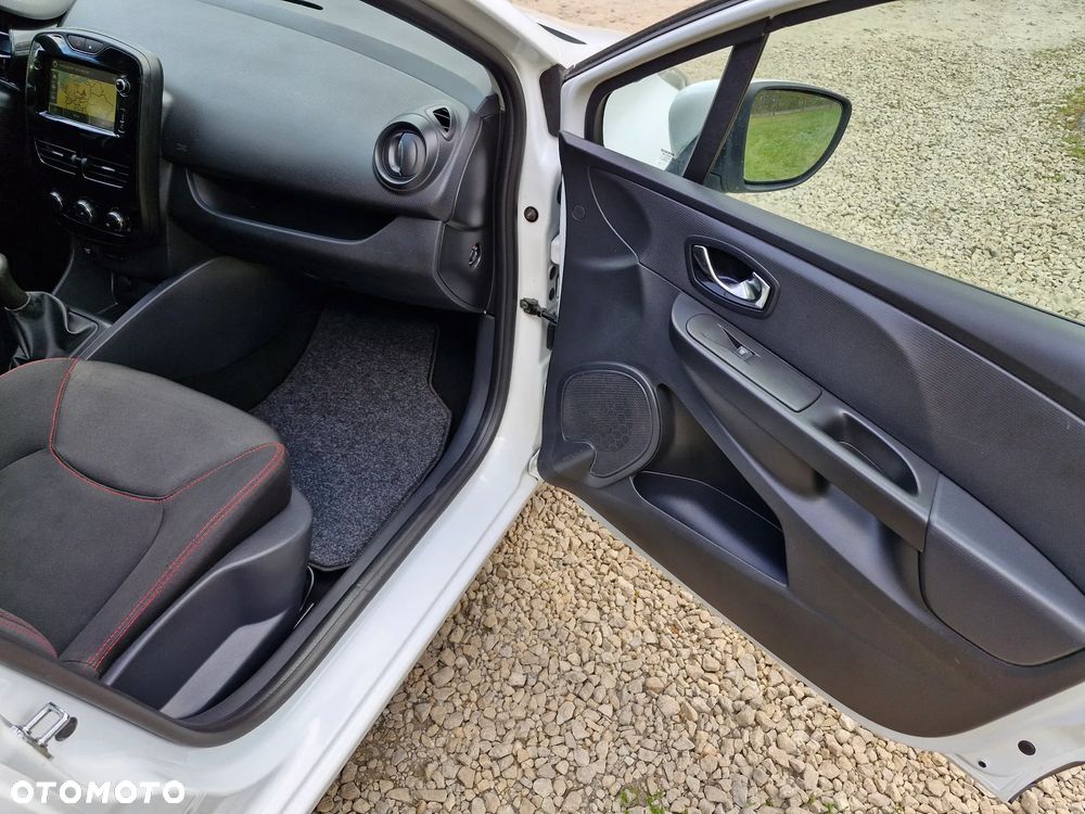 Renault Clio 1.2 16V 75 Life - 20