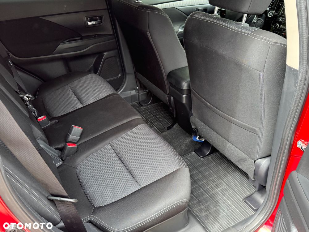 Mitsubishi Outlander - 15