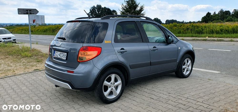 Suzuki SX4 - 4