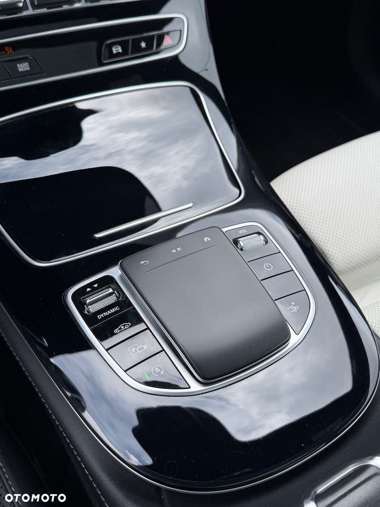 Mercedes-Benz Klasa E 220 d 4-Matic AMG - 33