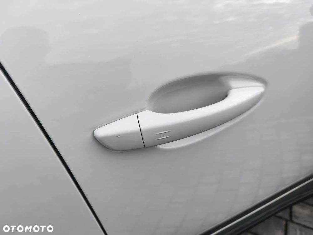 Peugeot 5008 1.6 BlueHDi Style 7os - 21