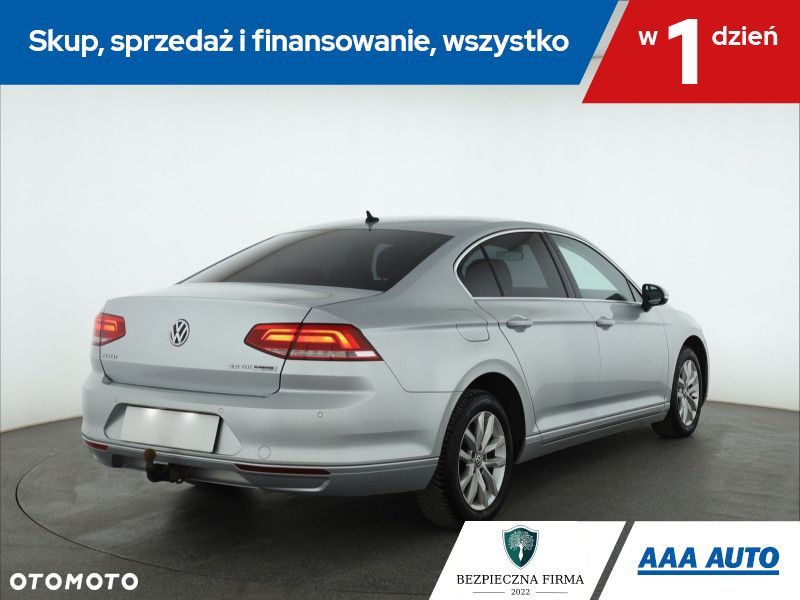 Volkswagen Passat - 6