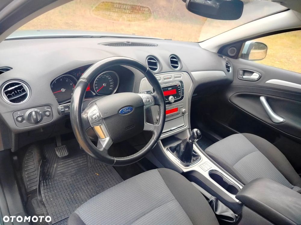 Ford Mondeo 1.6 Ghia X - 22