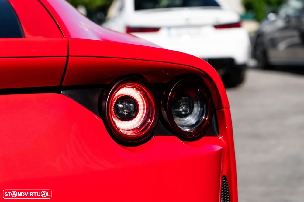 Ferrari 812 Superfast 6.5 V12 - 11