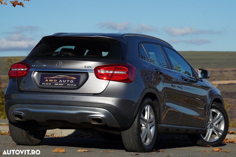 Mercedes-Benz GLA 220 d 4MATIC 7G-DCT Urban - 4