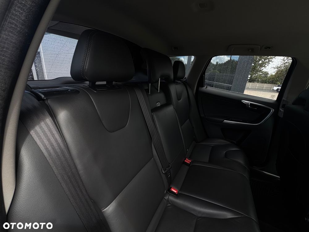 Volvo XC 60 D4 Drive-E Momentum - 25