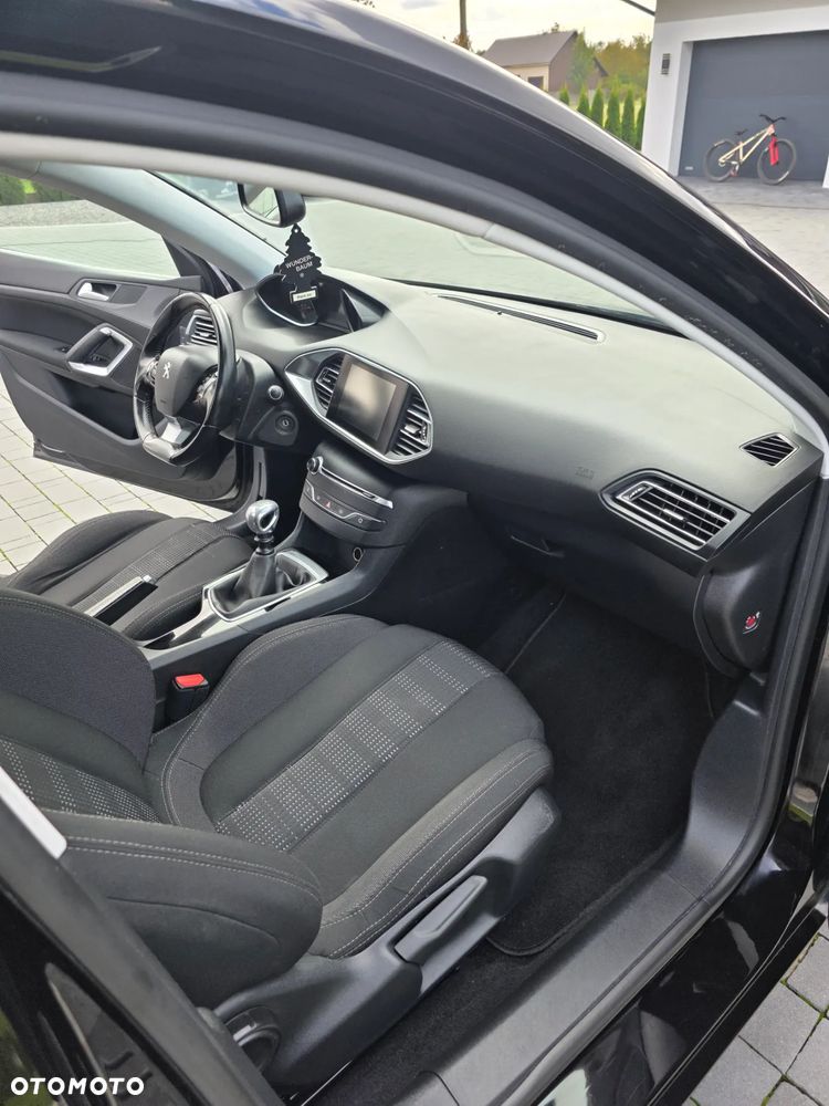 Peugeot 308 BlueHDi FAP 120 Stop&Start Winter Edition - 12