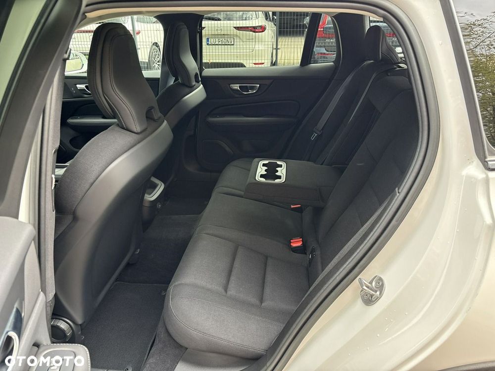 Volvo V60 Cross Country Pro B4 D AWD - 19