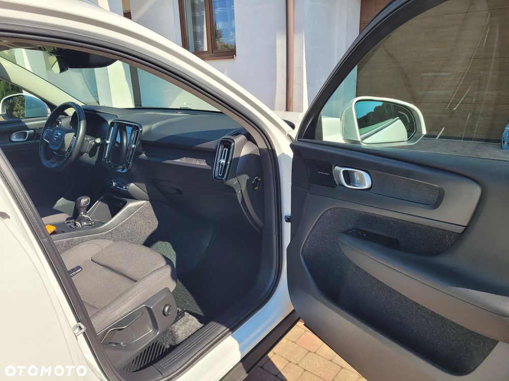 Volvo XC 40 T2 Momentum - 19