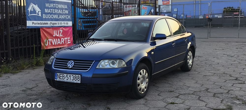 Volkswagen Passat - 1
