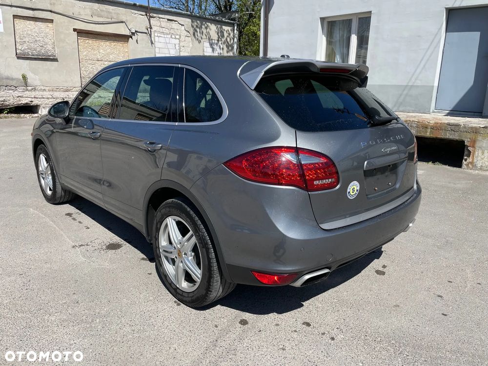 Porsche Cayenne - 6