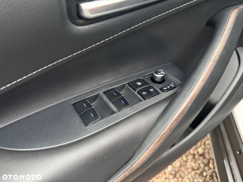 Toyota Corolla 2.0 Hybrid Trek - 20