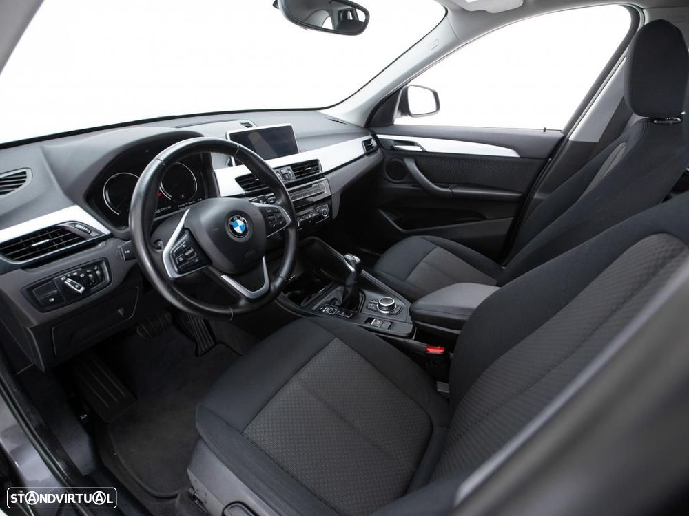 BMW X1 25 e xDrive Corporate Edition - 8