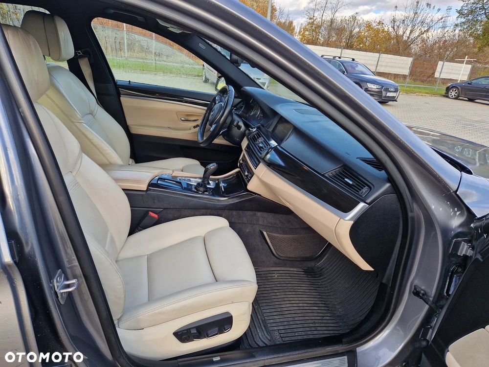 BMW Seria 5 550i Edition Exclusive - 1