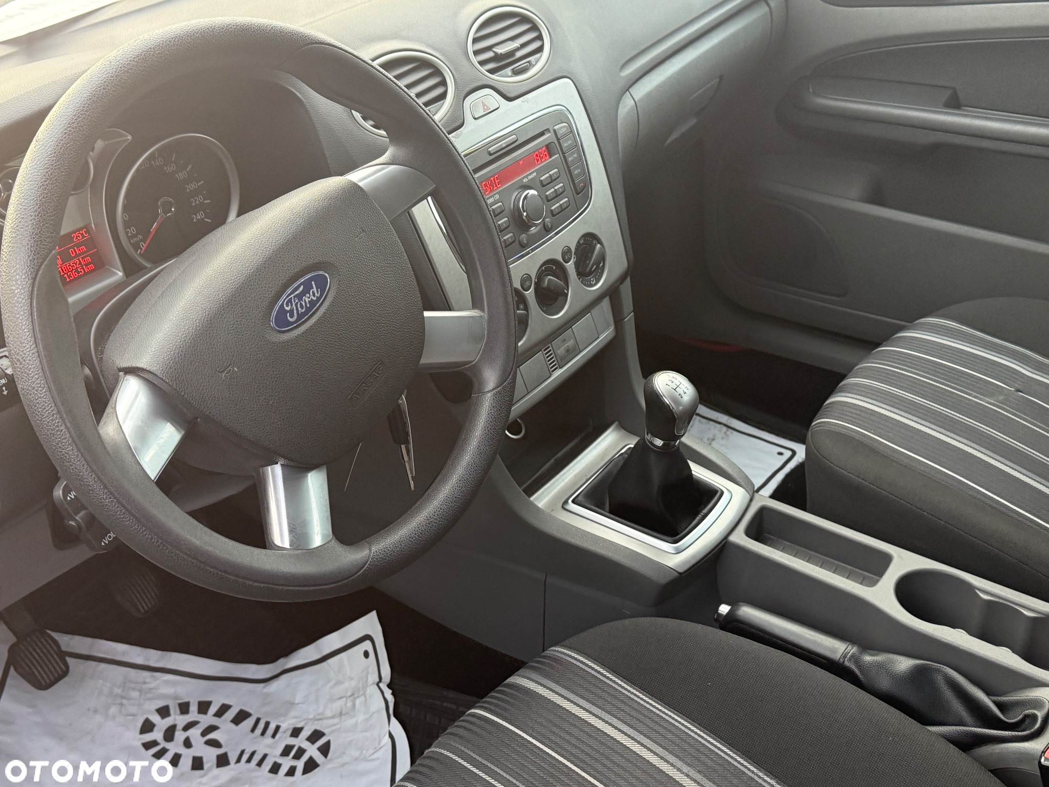Ford Focus 1.6 16V Titanium - 28