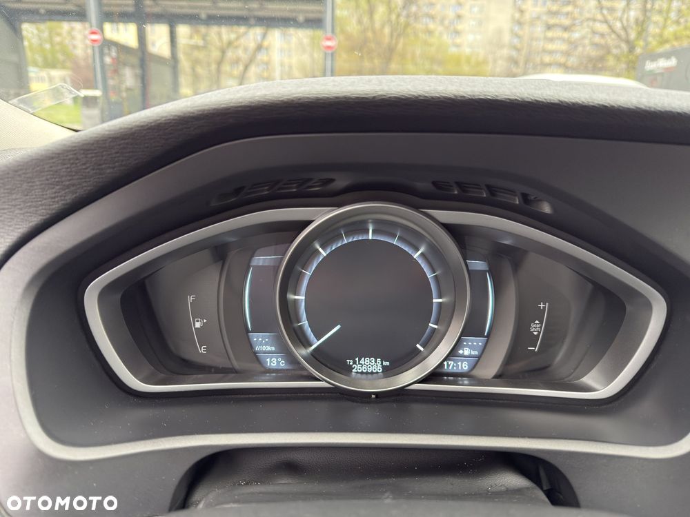 Volvo V40 D3 - 11