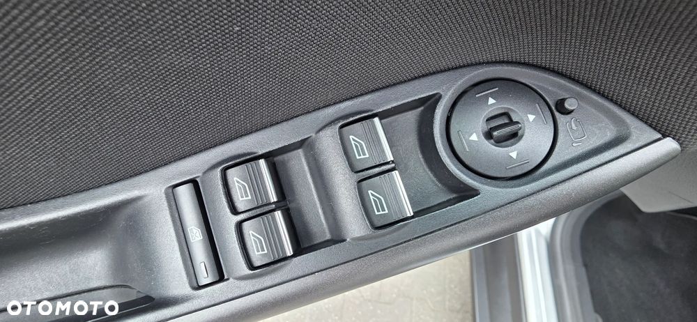 Ford Focus 1.0 EcoBoost STart-Stopp-System TITANIUM - 40