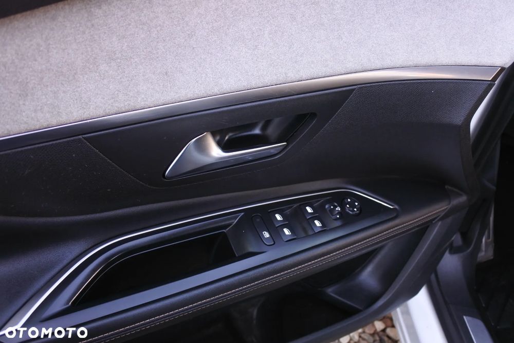 Peugeot 5008 2.0 BlueHDI GT S&S EAT8 - 26