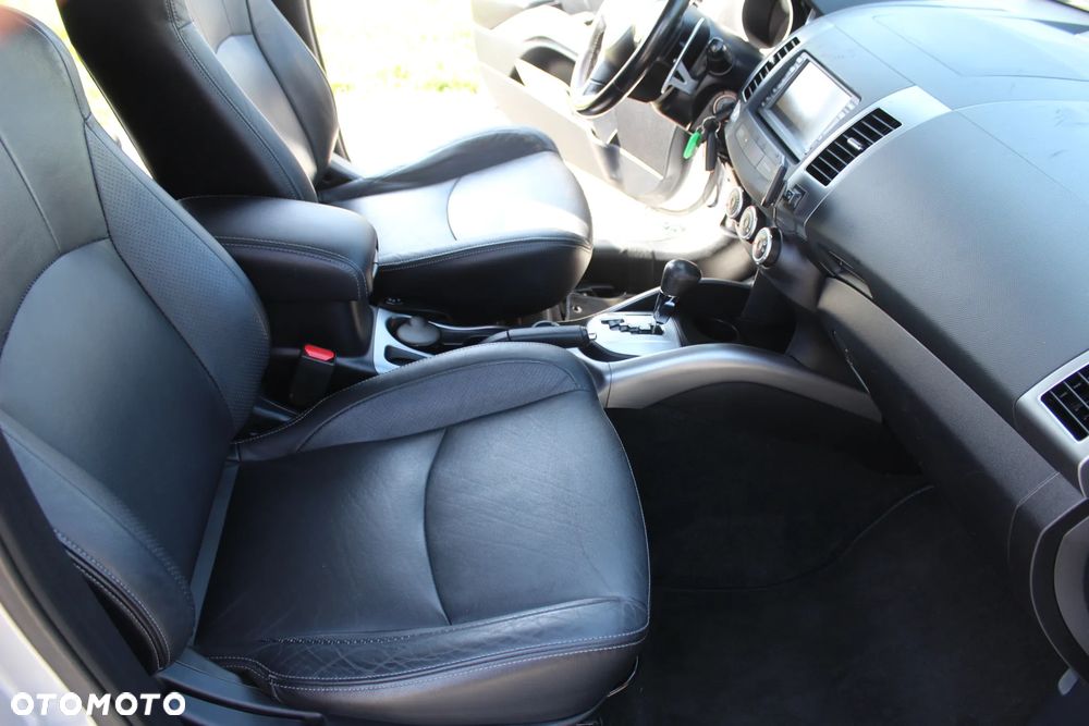 Peugeot 4007 - 24