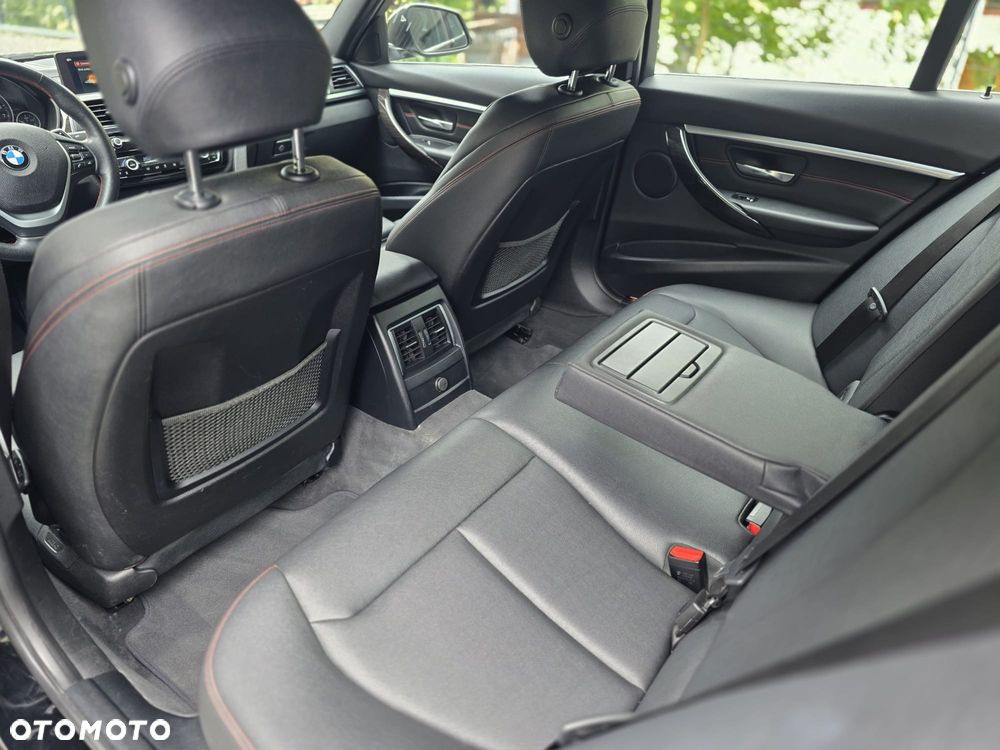 BMW Seria 3 330i GPF xDrive Sport Line - 18