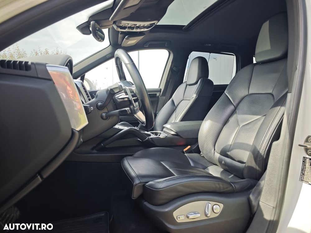Porsche Cayenne 3.0 L V6 - 21