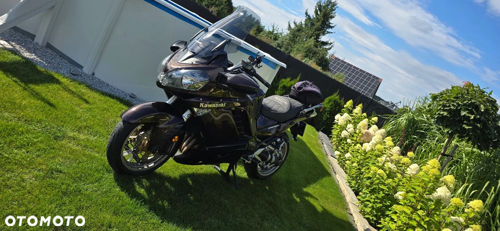 Kawasaki GTR - 5