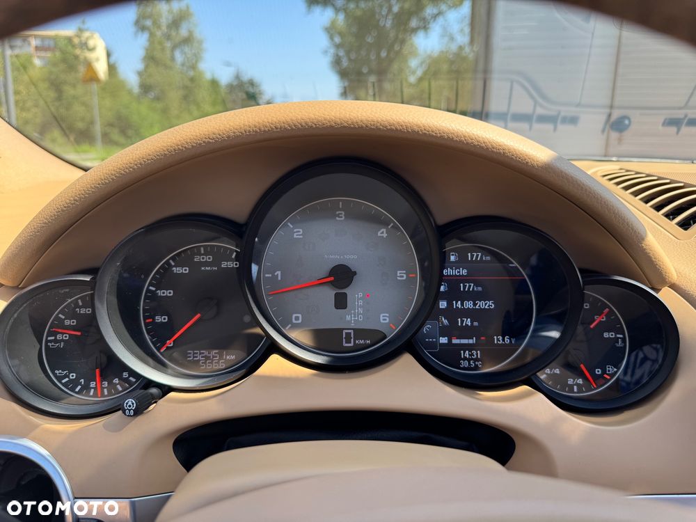 Porsche Cayenne S Diesel - 16