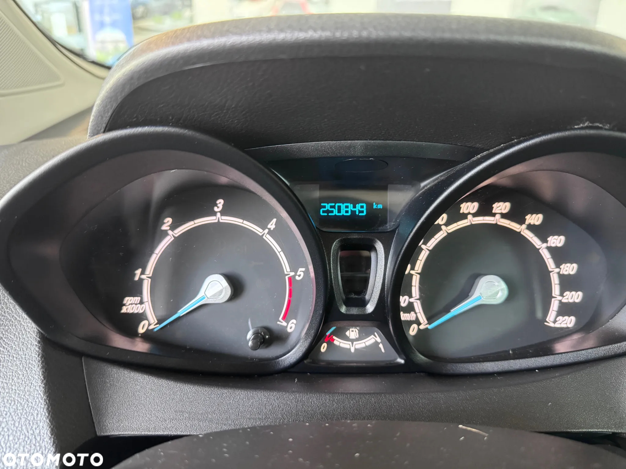 Ford Tourneo Courier 1.5 TDCi Trend - 19