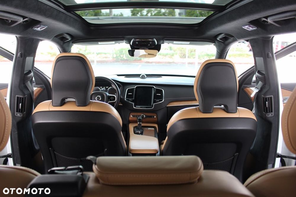 Volvo XC 90 - 25