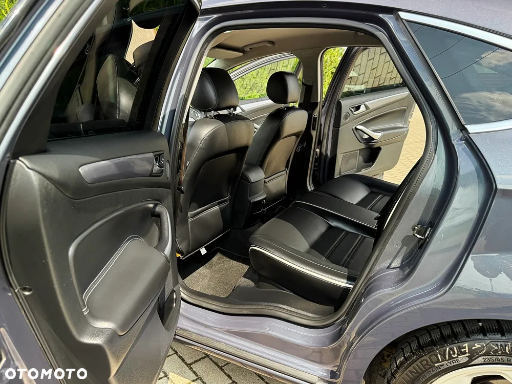 Ford Mondeo - 25