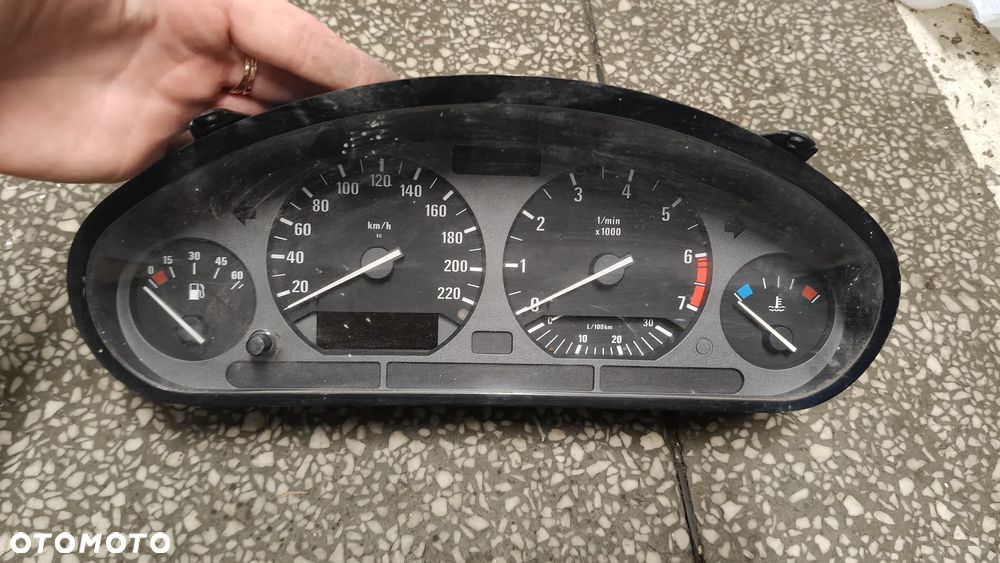 Licznik BMW E36 1.8 8357422 - 2