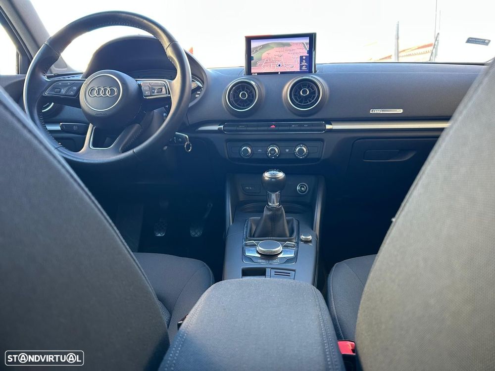 Audi A3 Limousine 30 TDI Design - 20