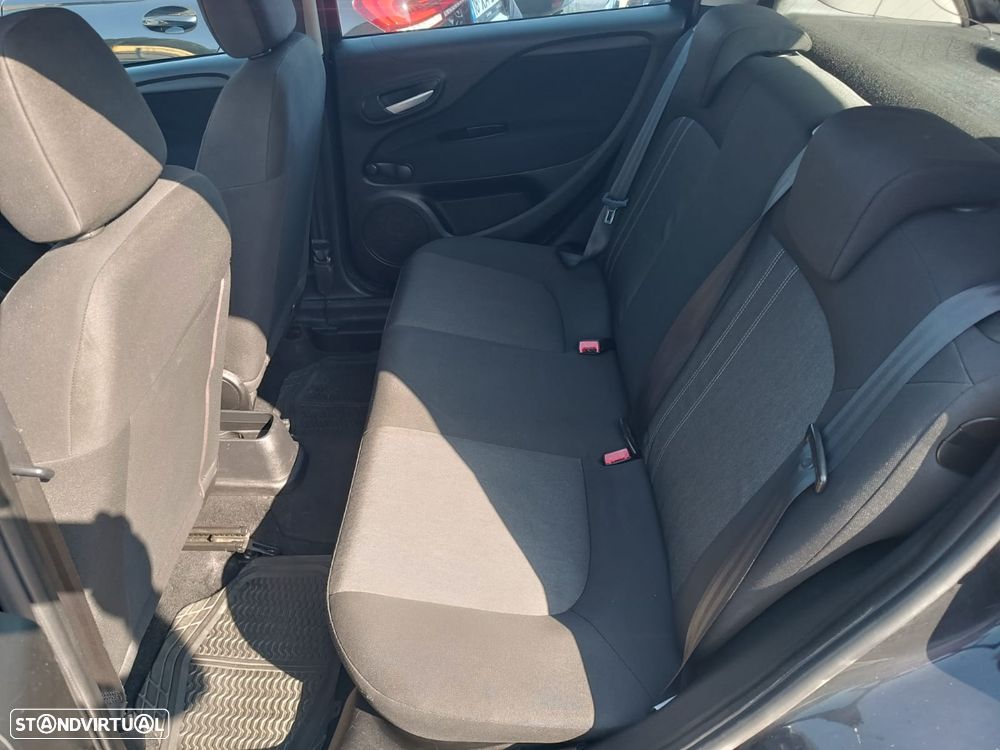 Fiat Punto 1.2 Lounge S&S - 11