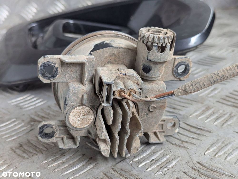 Ford Ranger V 2019-2023 Halogen ramka halogenu prawa - 3