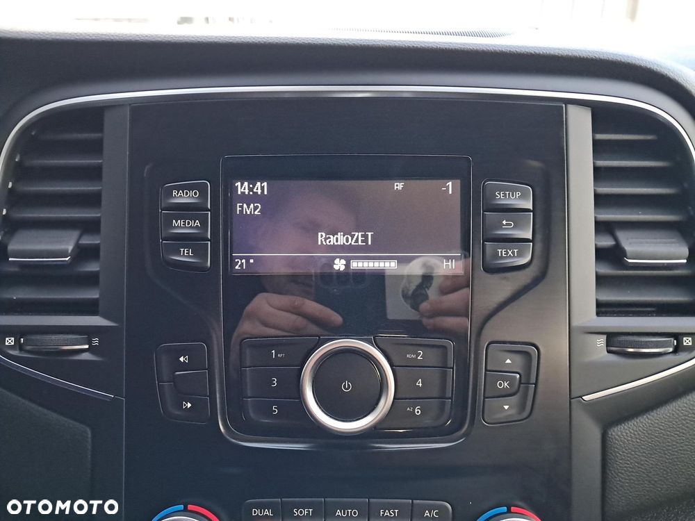 Renault Megane 1.6 SCe Zen - 22