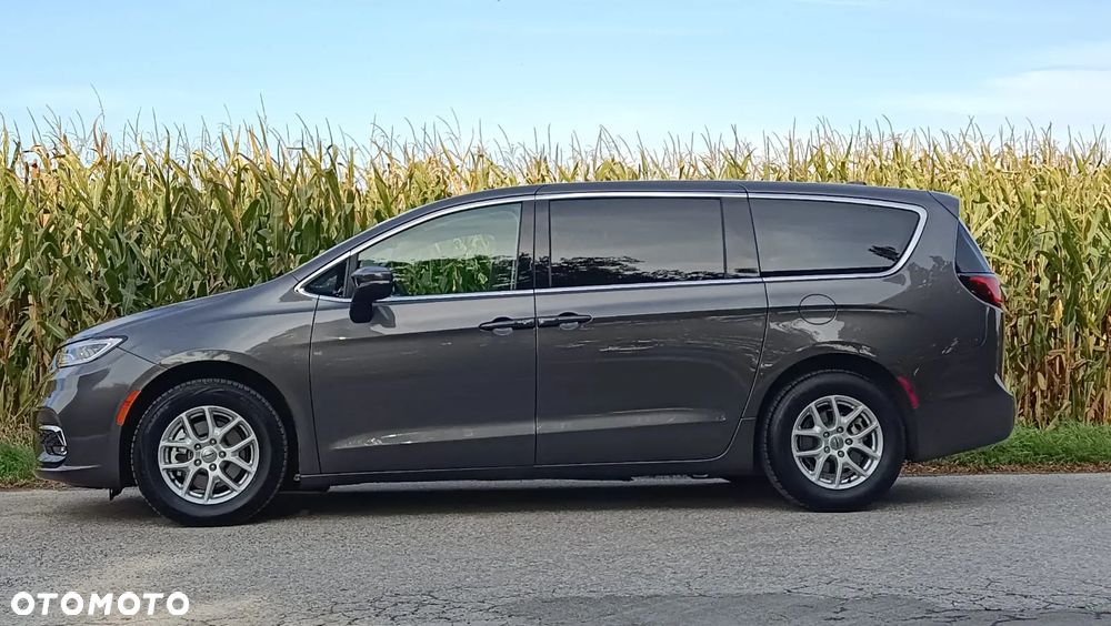 Chrysler Pacifica - 10