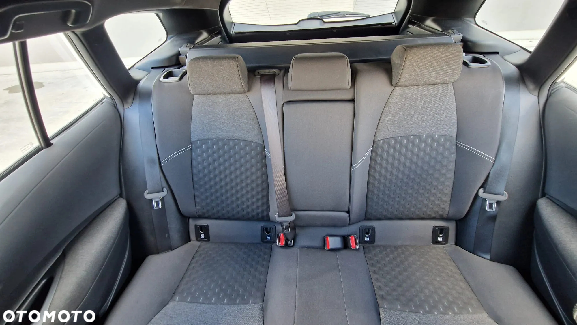 Toyota Corolla 1.8 Hybrid Comfort - 17