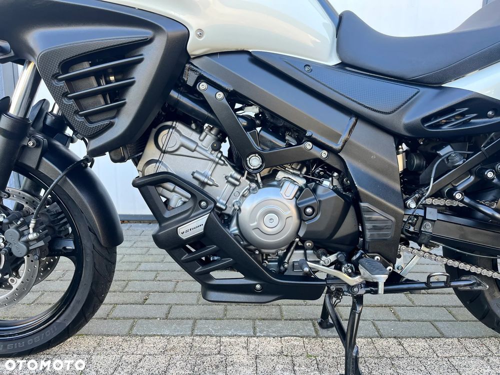 Suzuki V-STROM - 12