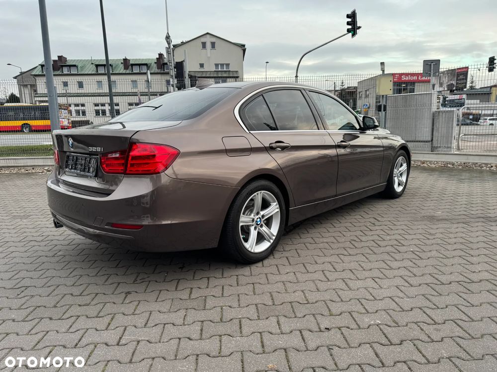 BMW Seria 3 328i Sport-Aut Luxury Line - 5