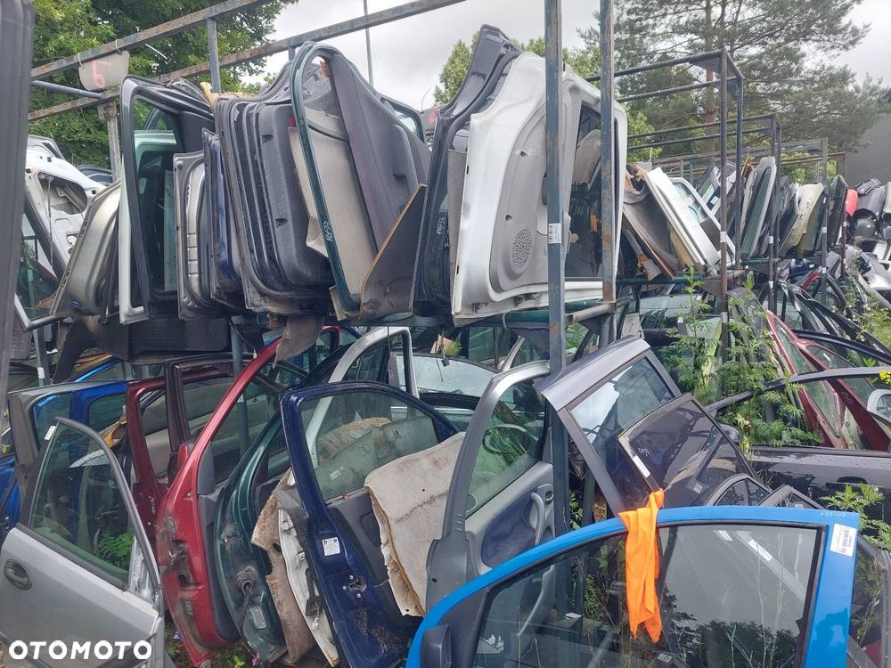 DRZWI KOMPLETNE LEWY PRZÓD FIAT PANDA II - 11