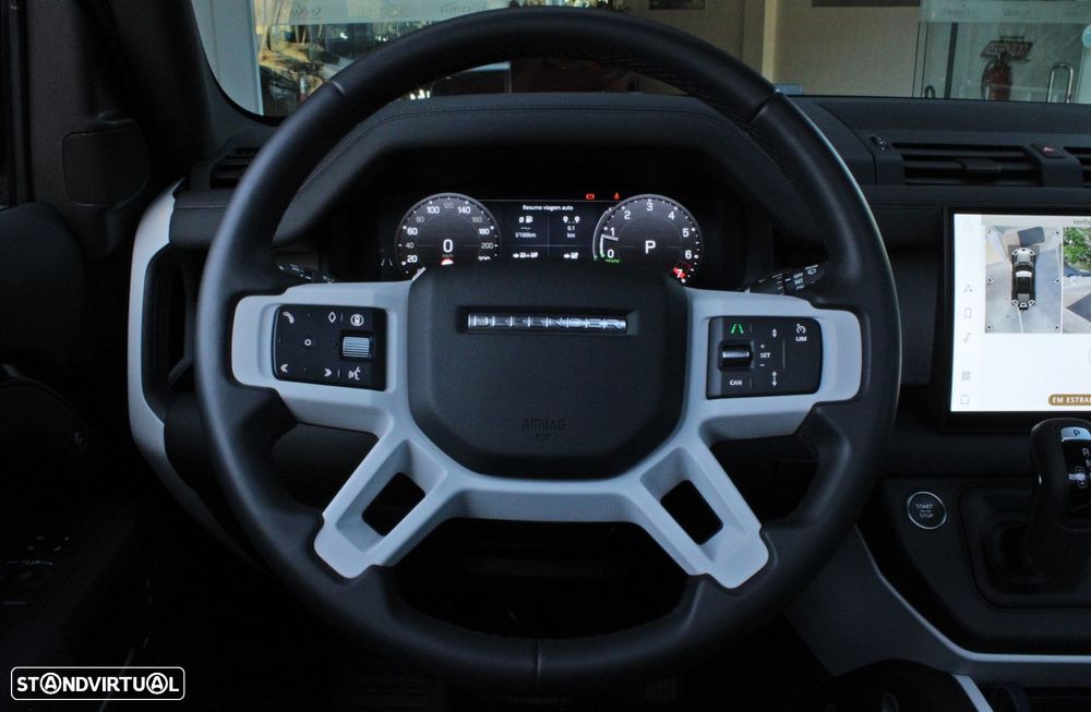 Land Rover Defender 2.0 P300e 110 AWD S - 7
