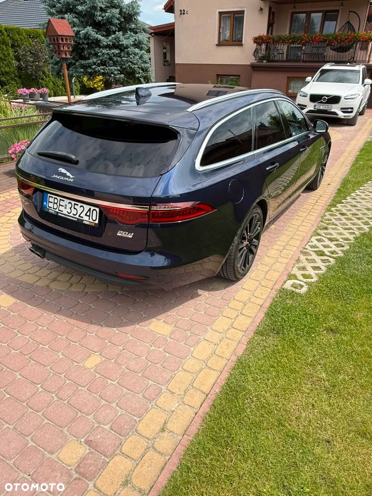 Jaguar XF 2.0 i4D AWD Prestige - 4