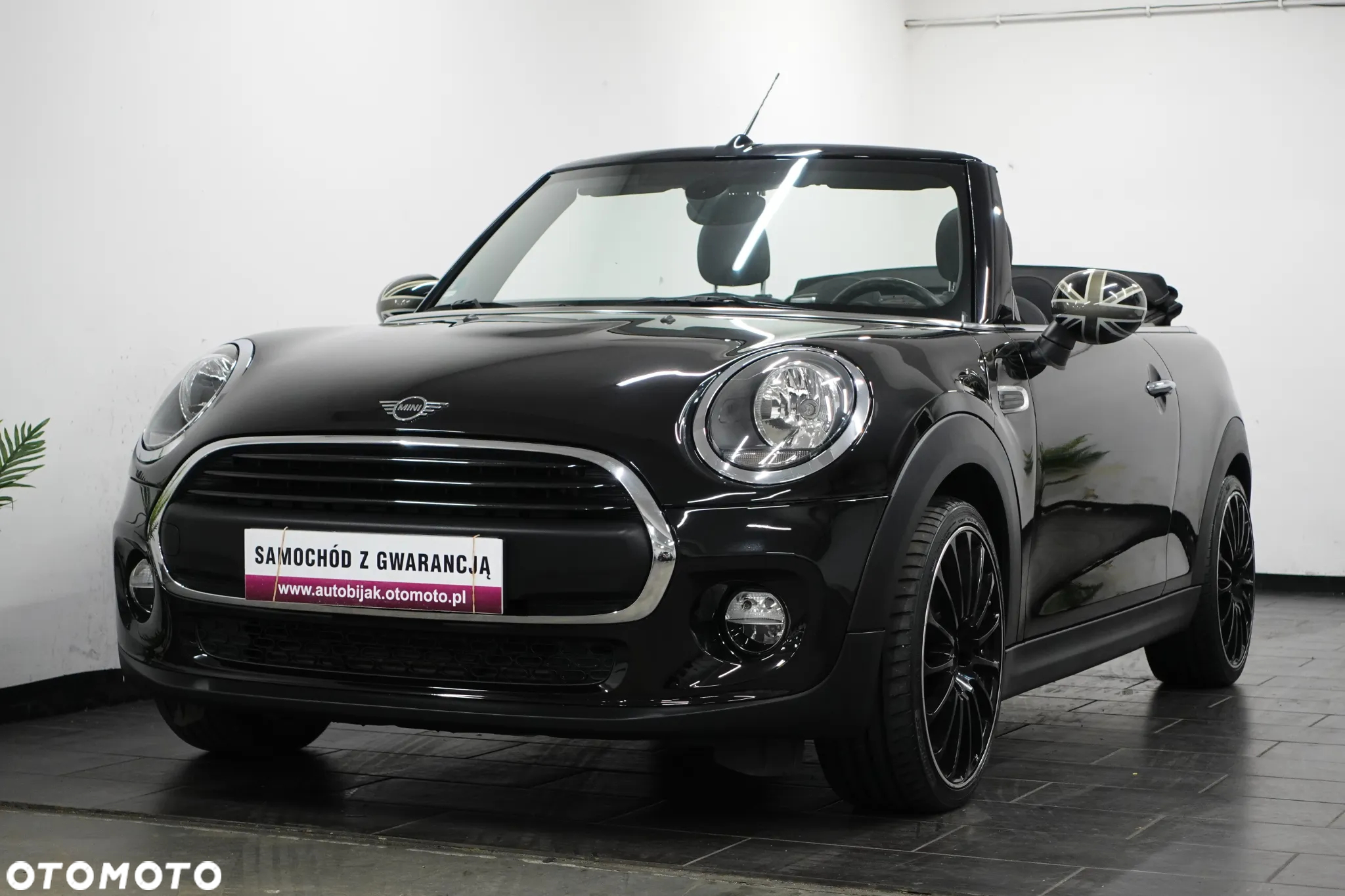 MINI ONE Cabrio - 8