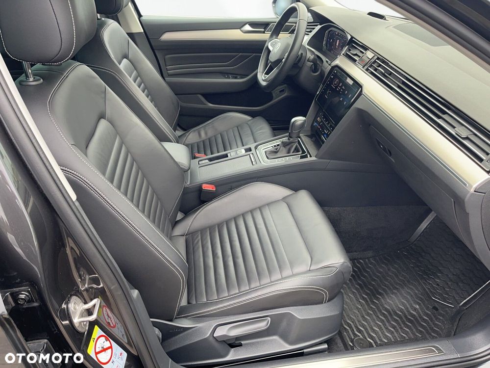 Volkswagen Passat Variant 2.0 TSI Elegance DSG - 15