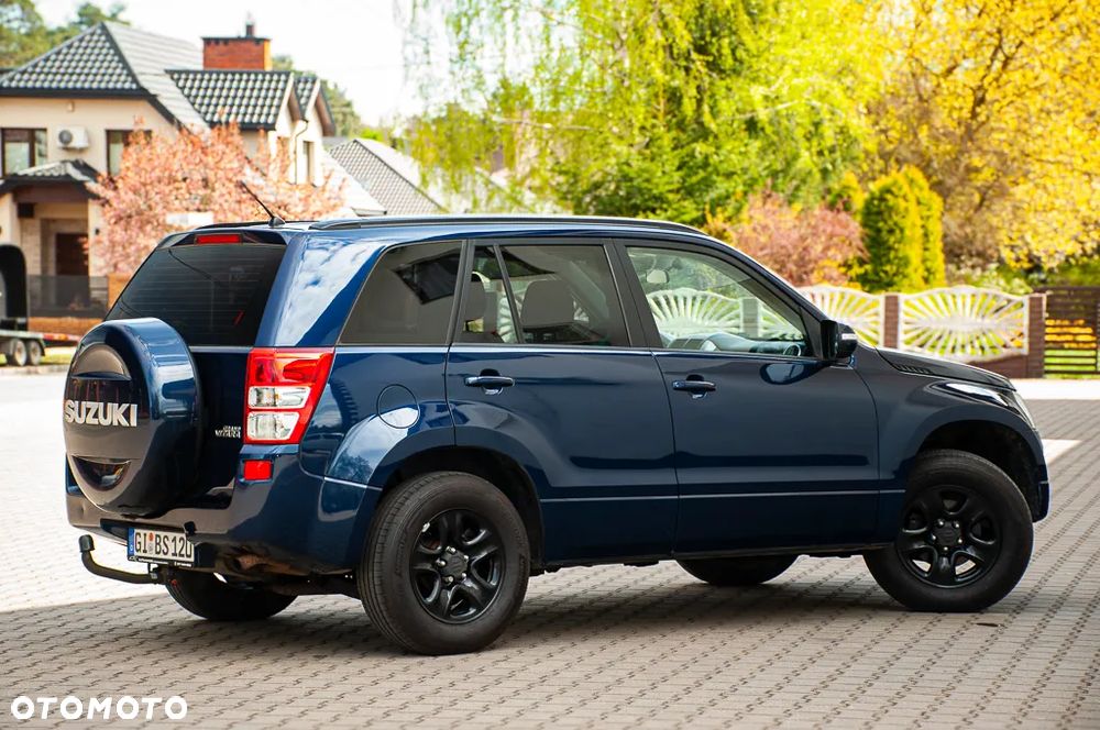 Suzuki Grand Vitara 2.0 Comfort + - 10