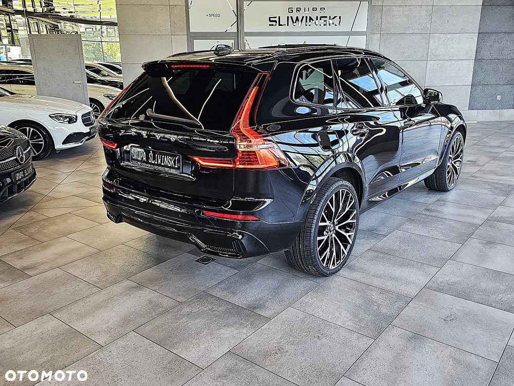 Volvo XC 60 T6 AWD Recharge Plus Black Edition - 8