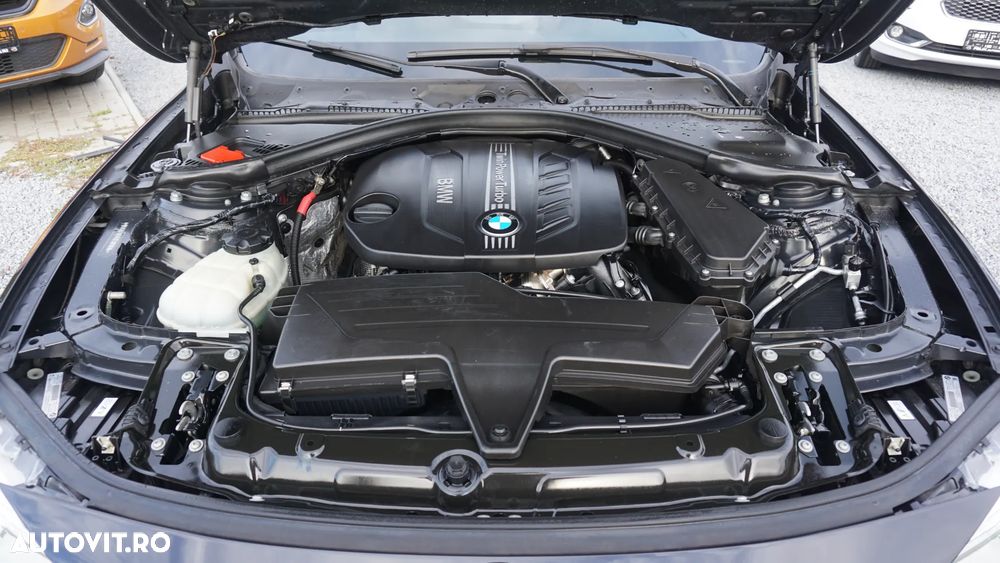 BMW Seria 3 318d Aut. Blue Performance Sport Line - 33