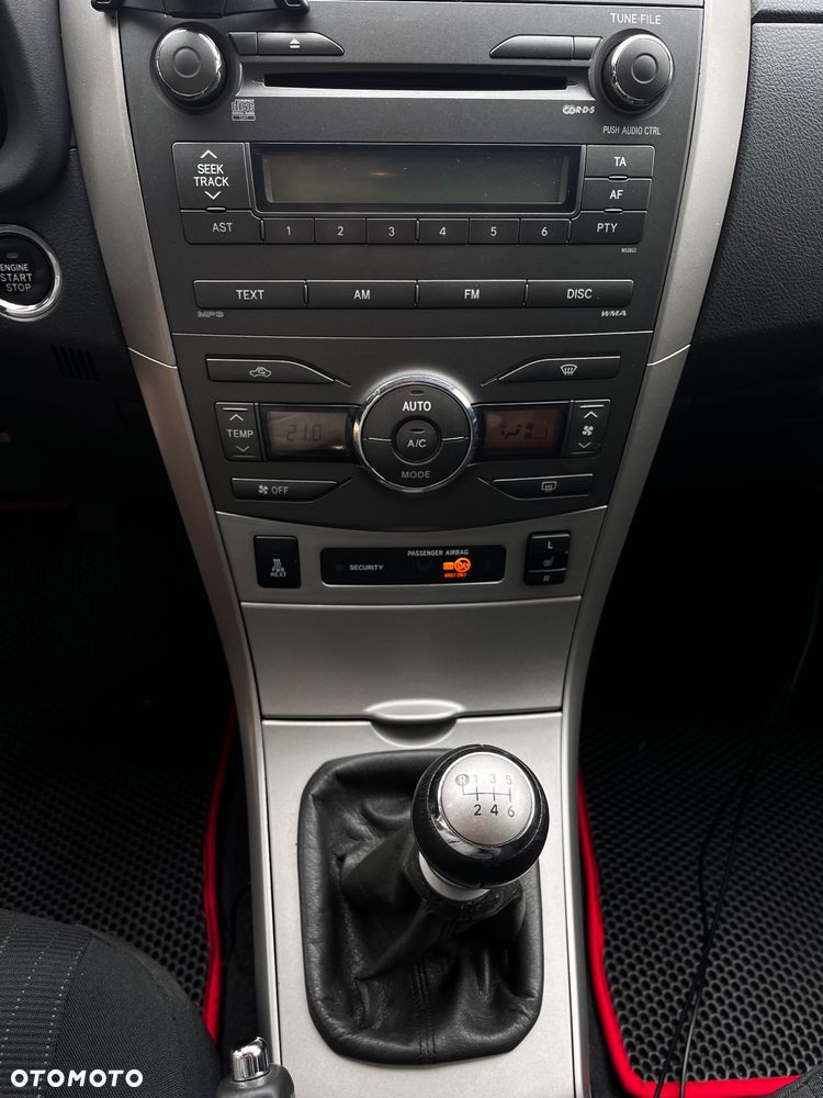 Toyota Corolla 2.0 D-4D Prestige - 24