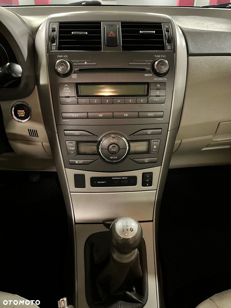 Toyota Corolla 1.6 VVT-i Luna - 12